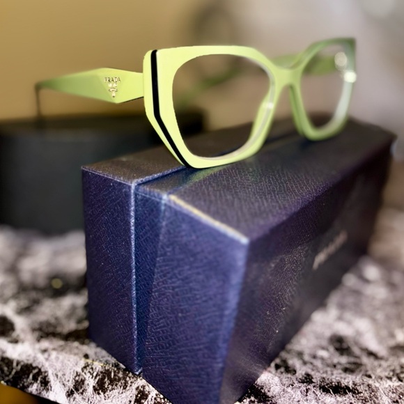 Prada glasses with original lenses - Picture 3 of 4